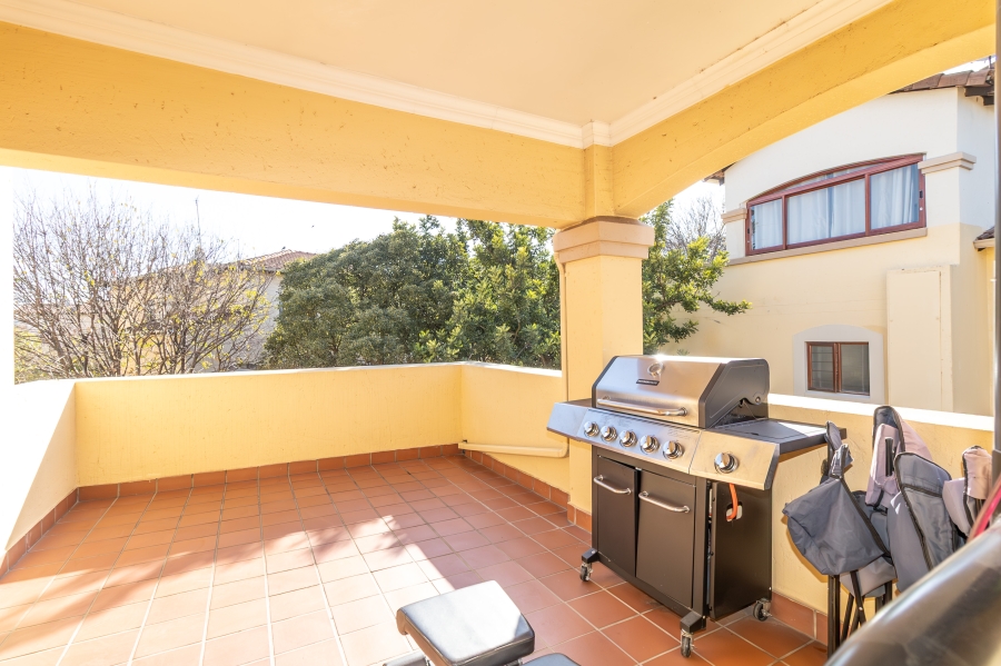 2 Bedroom Property for Sale in Sunninghill Gauteng