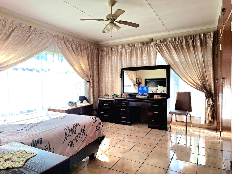 4 Bedroom Property for Sale in Sophiatown Gauteng