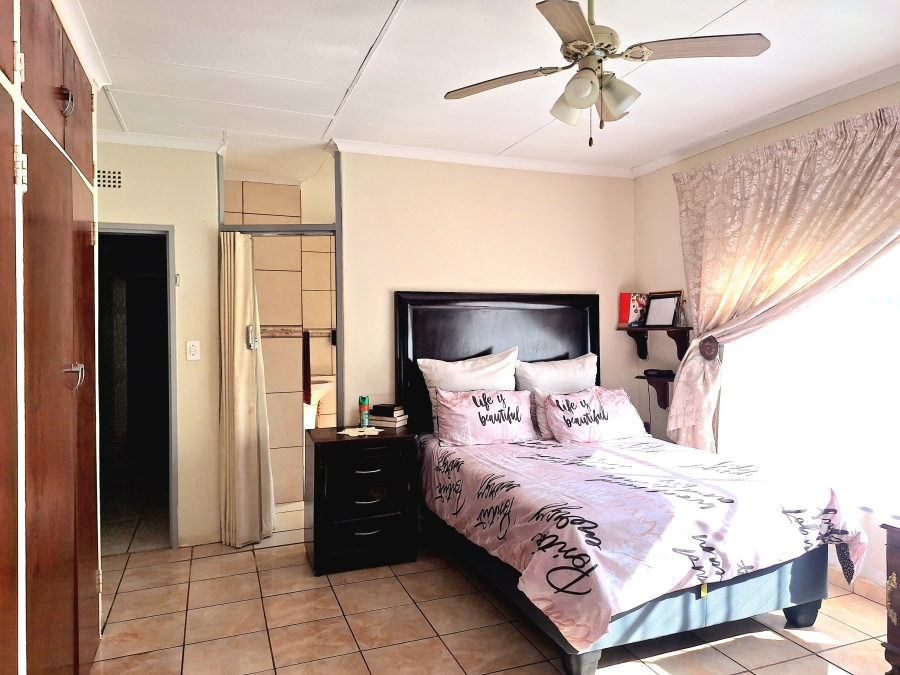 4 Bedroom Property for Sale in Sophiatown Gauteng