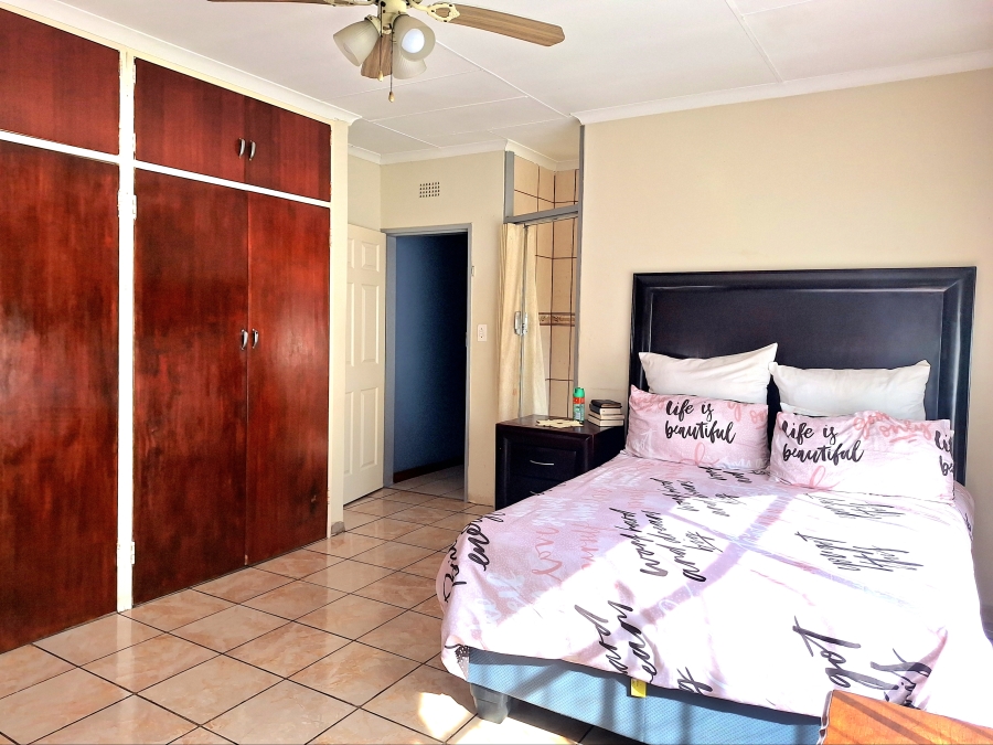 4 Bedroom Property for Sale in Sophiatown Gauteng