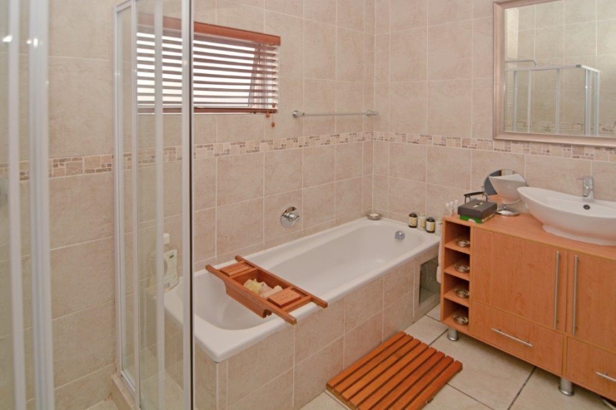 To Let 2 Bedroom Property for Rent in Edenburg Gauteng