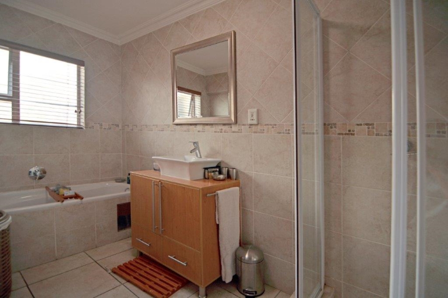 To Let 2 Bedroom Property for Rent in Edenburg Gauteng
