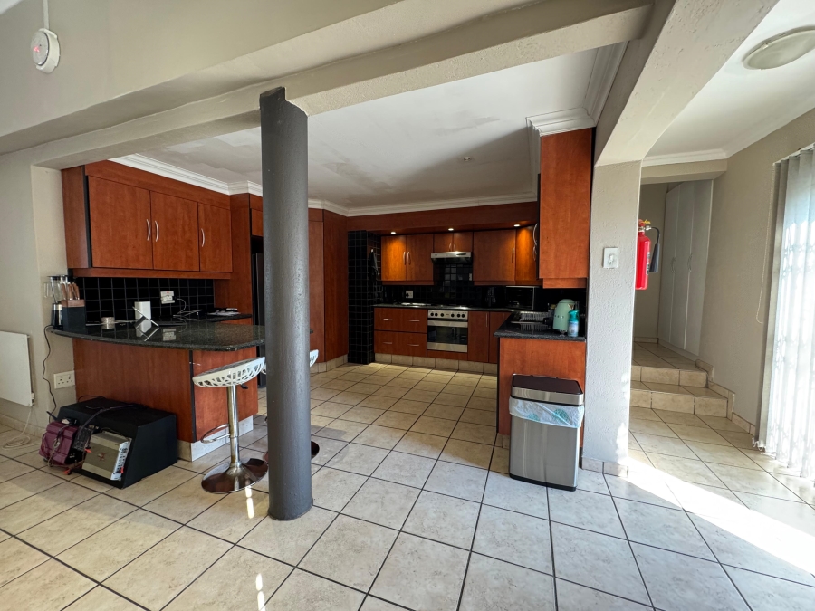 8 Bedroom Property for Sale in Birchleigh Gauteng