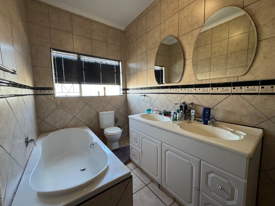 8 Bedroom Property for Sale in Birchleigh Gauteng