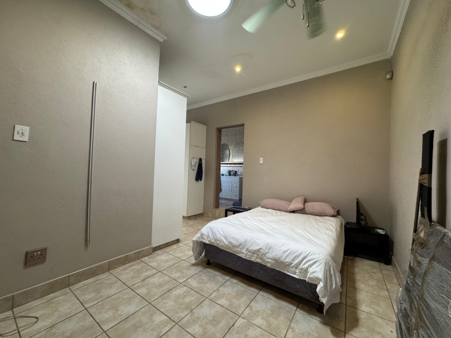 8 Bedroom Property for Sale in Birchleigh Gauteng