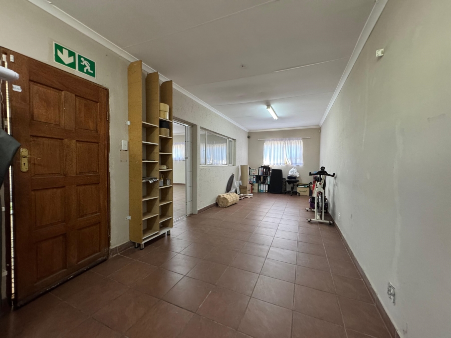 8 Bedroom Property for Sale in Birchleigh Gauteng
