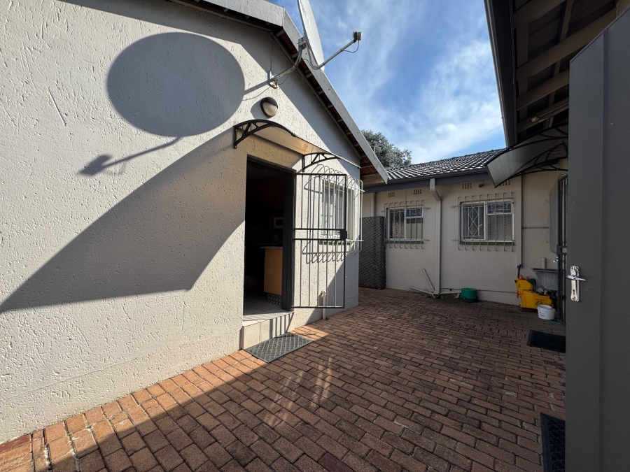 8 Bedroom Property for Sale in Birchleigh Gauteng