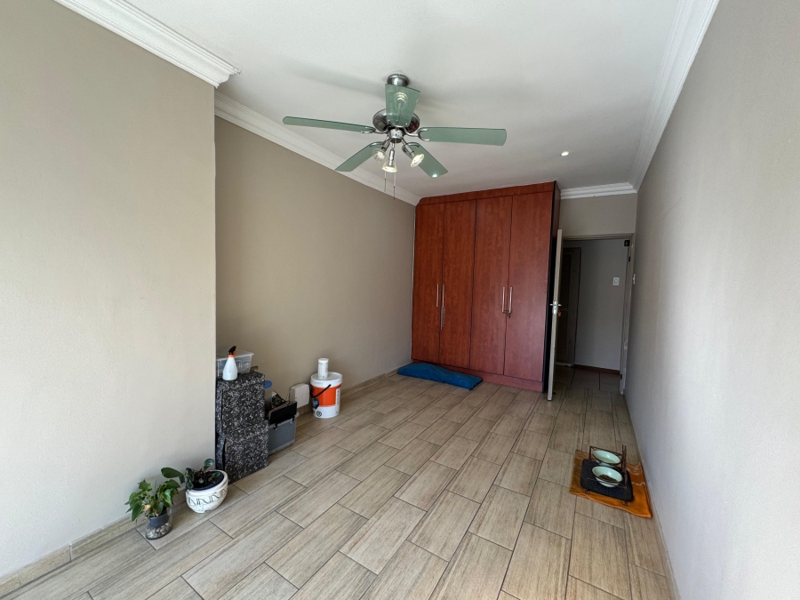8 Bedroom Property for Sale in Birchleigh Gauteng