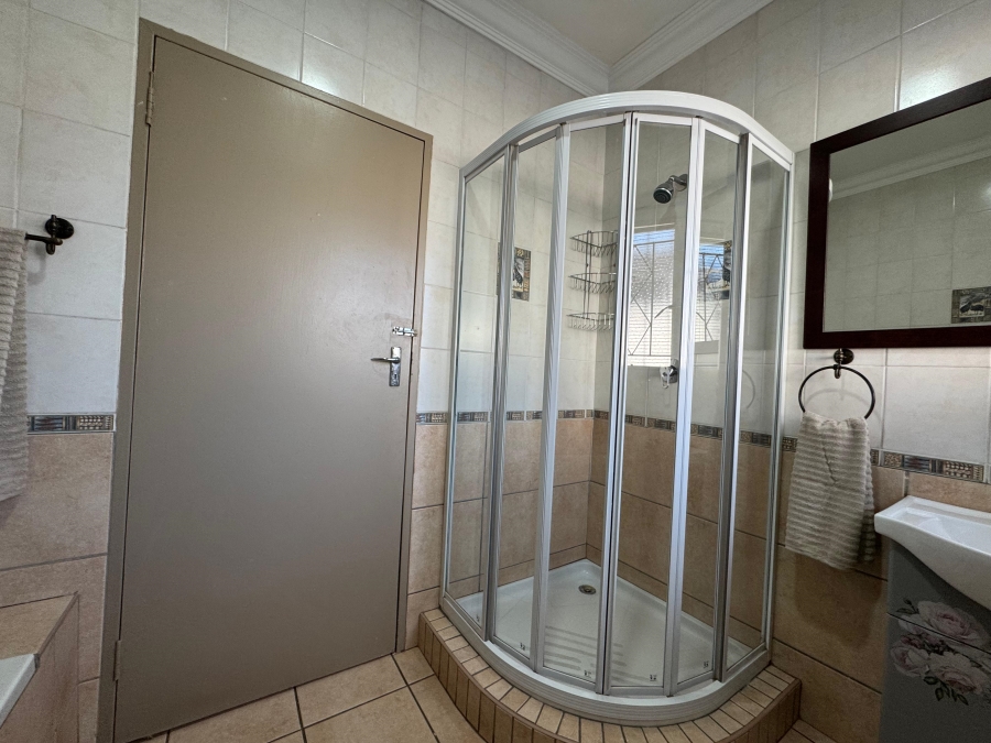 8 Bedroom Property for Sale in Birchleigh Gauteng