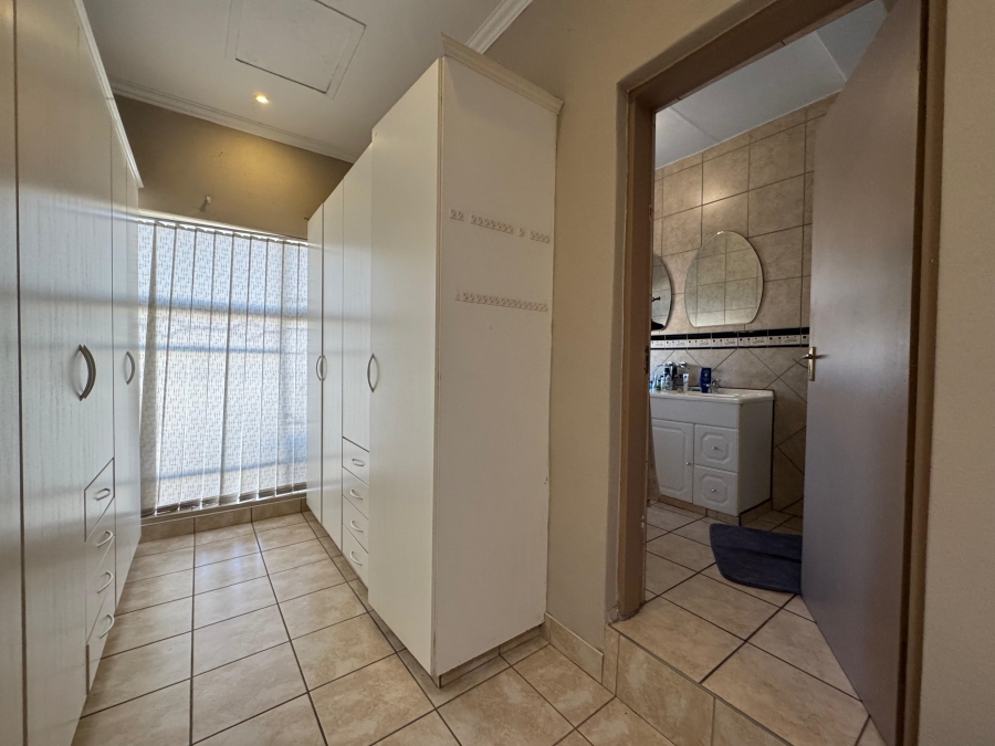 8 Bedroom Property for Sale in Birchleigh Gauteng