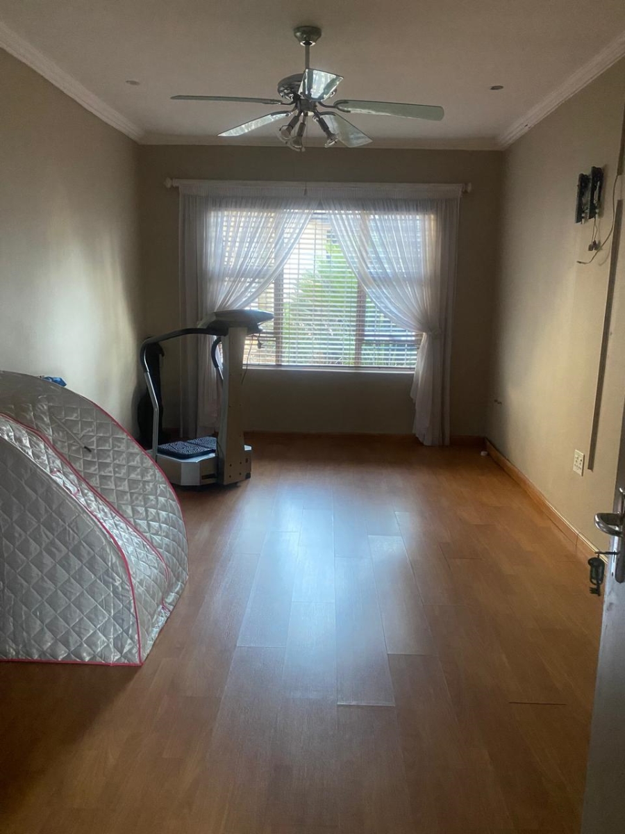 8 Bedroom Property for Sale in Birchleigh Gauteng