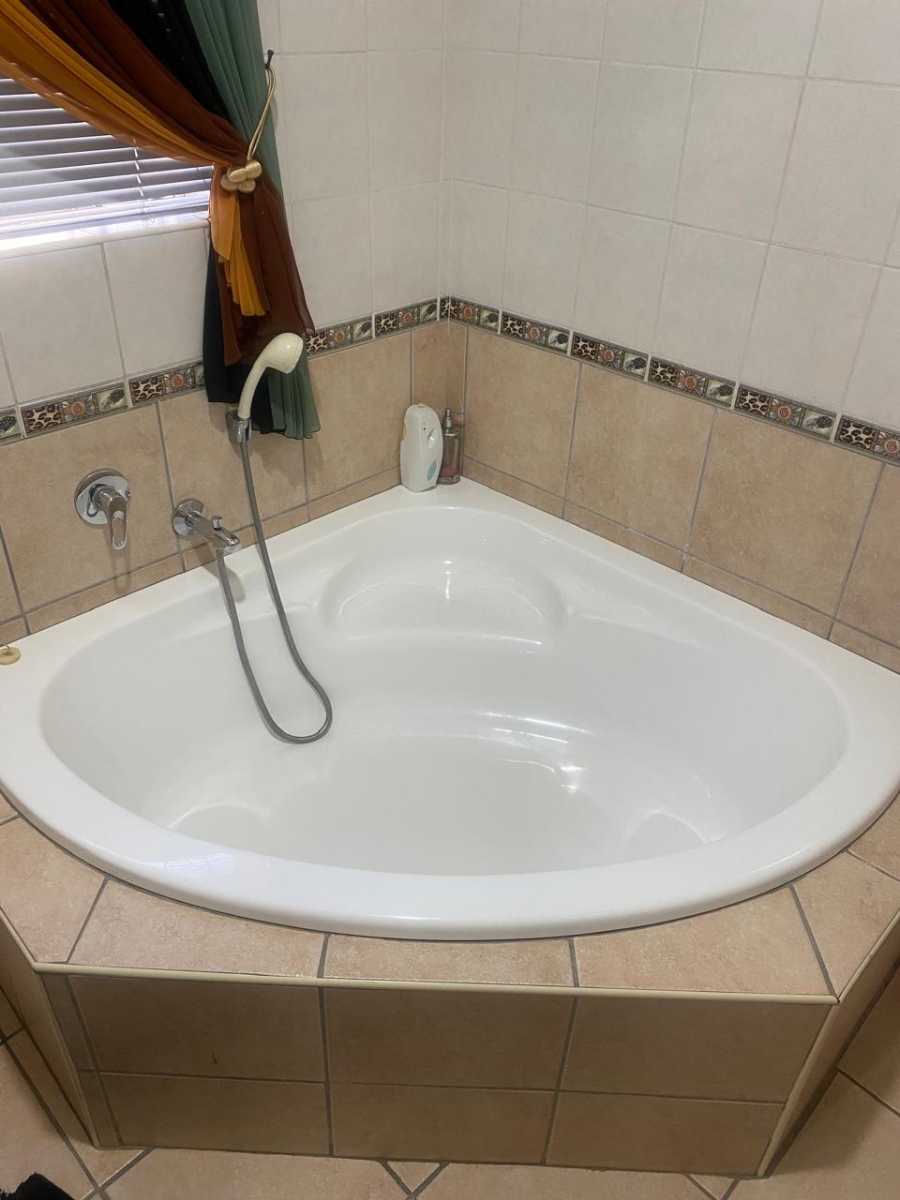 8 Bedroom Property for Sale in Birchleigh Gauteng