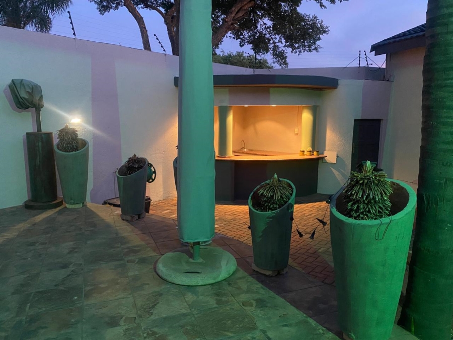 8 Bedroom Property for Sale in Birchleigh Gauteng