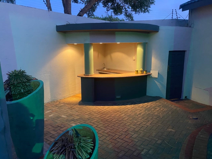 8 Bedroom Property for Sale in Birchleigh Gauteng