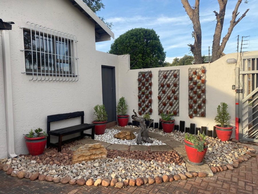 8 Bedroom Property for Sale in Birchleigh Gauteng