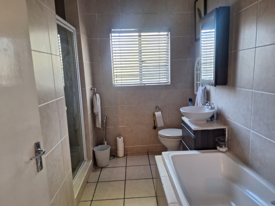 3 Bedroom Property for Sale in North Riding Gauteng