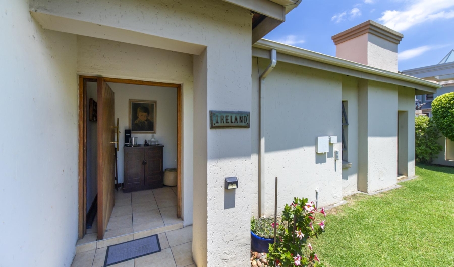 3 Bedroom Property for Sale in Greenstone Hill Gauteng