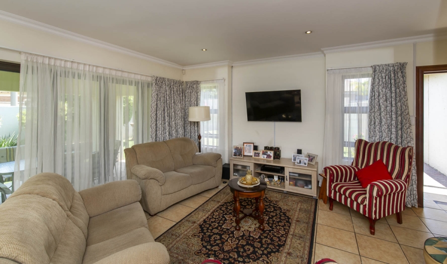 3 Bedroom Property for Sale in Greenstone Hill Gauteng