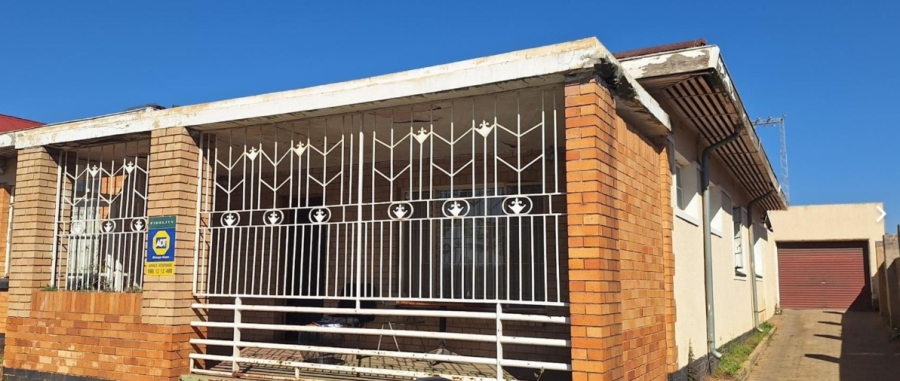 4 Bedroom Property for Sale in Glenesk Gauteng