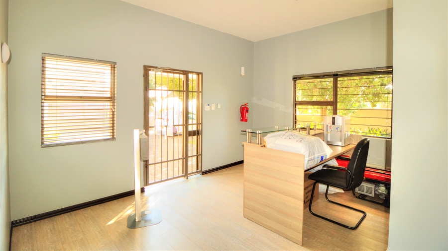 To Let commercial Property for Rent in Northcliff Gauteng