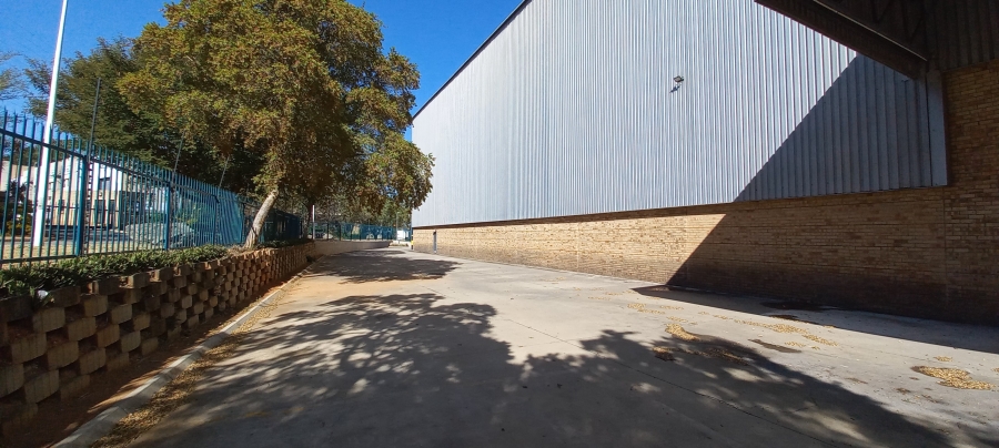 To Let commercial Property for Rent in Longmeadow Gauteng