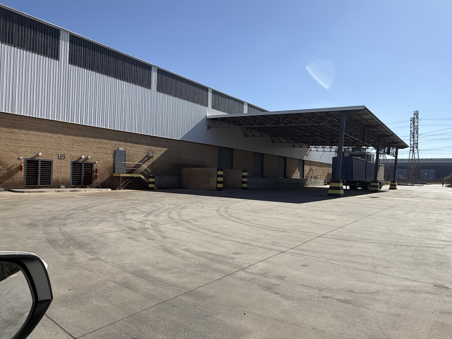 To Let commercial Property for Rent in Gosforth Park Gauteng