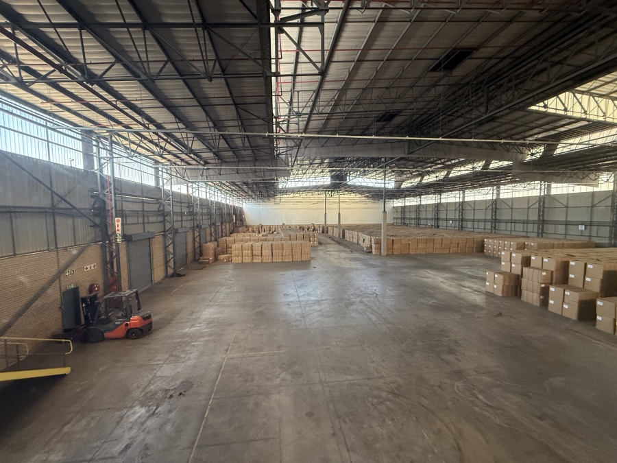 To Let commercial Property for Rent in Gosforth Park Gauteng