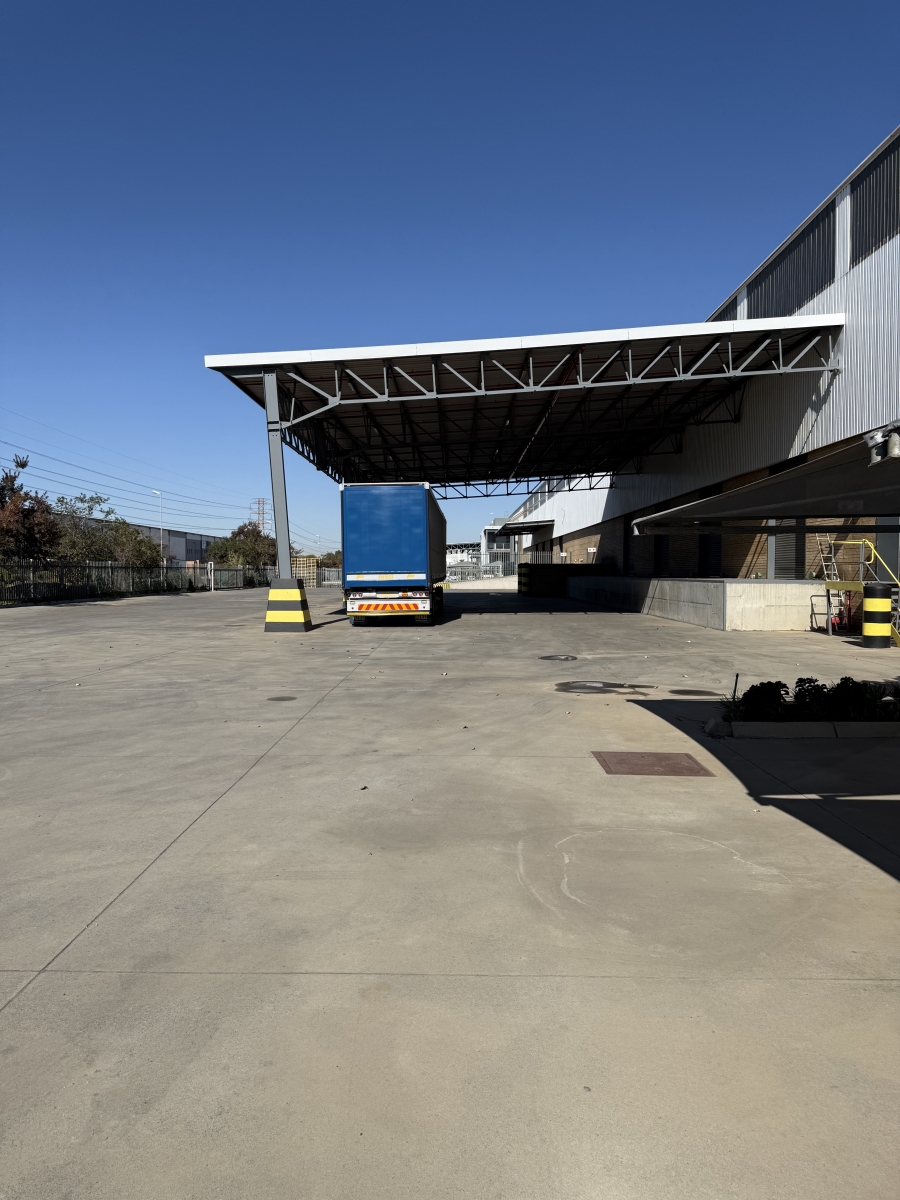 To Let commercial Property for Rent in Gosforth Park Gauteng