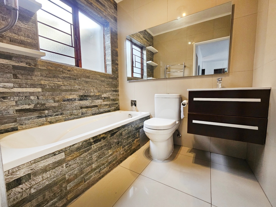 2 Bedroom Property for Sale in Morningside Gauteng