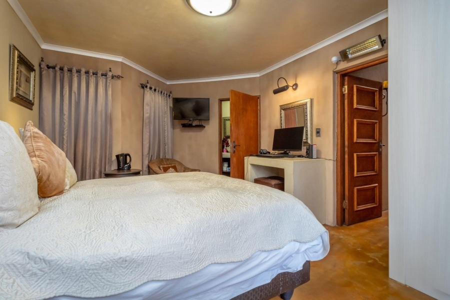 12 Bedroom Property for Sale in Ferndale Gauteng