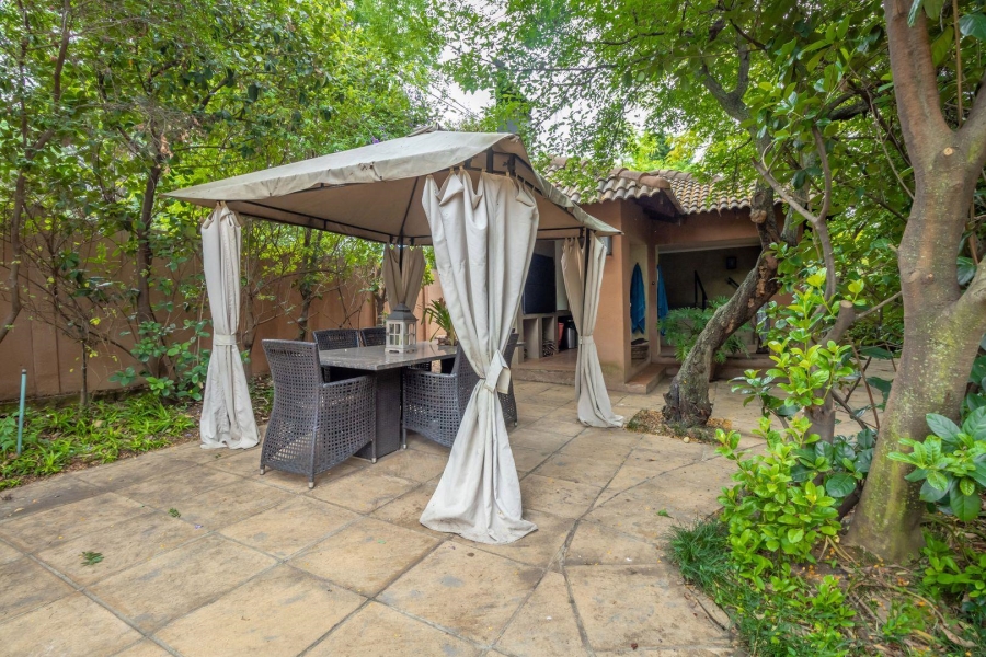 12 Bedroom Property for Sale in Ferndale Gauteng