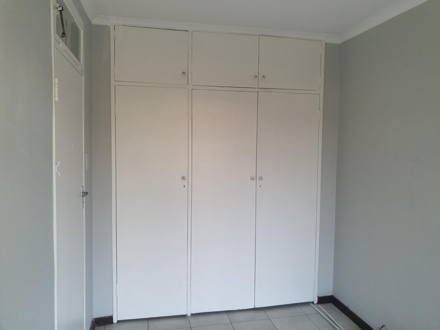 2 Bedroom Property for Sale in Windsor East Gauteng