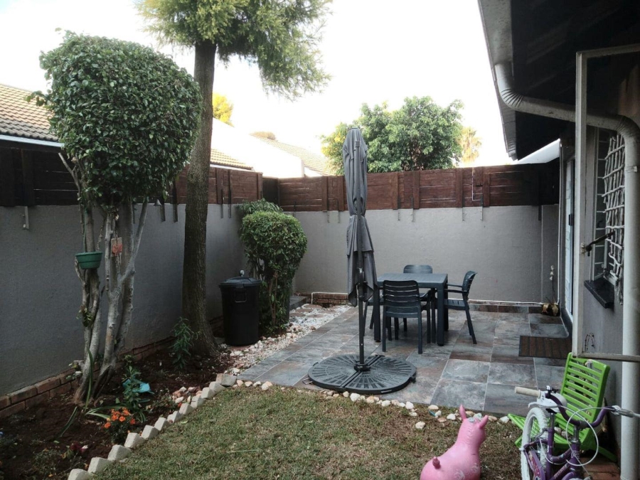 2 Bedroom Property for Sale in Northwold Gauteng