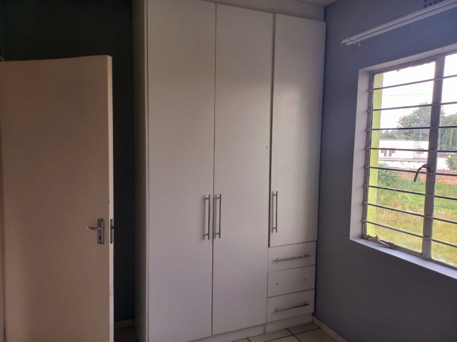 2 Bedroom Property for Sale in Fleurhof Gauteng