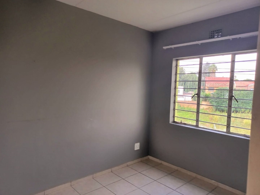 2 Bedroom Property for Sale in Fleurhof Gauteng