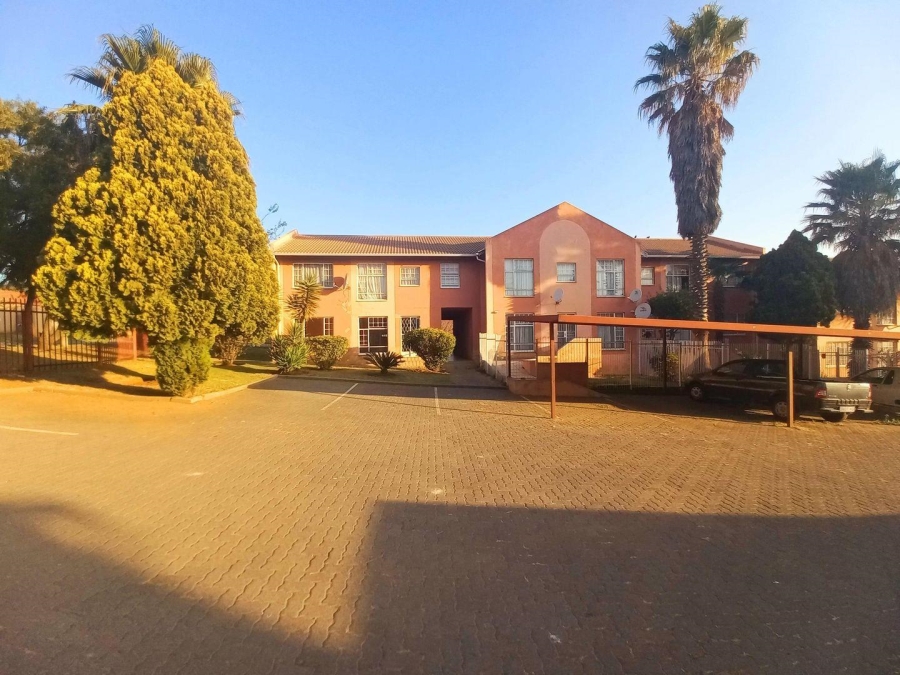 2 Bedroom Property for Sale in Lindhaven Gauteng