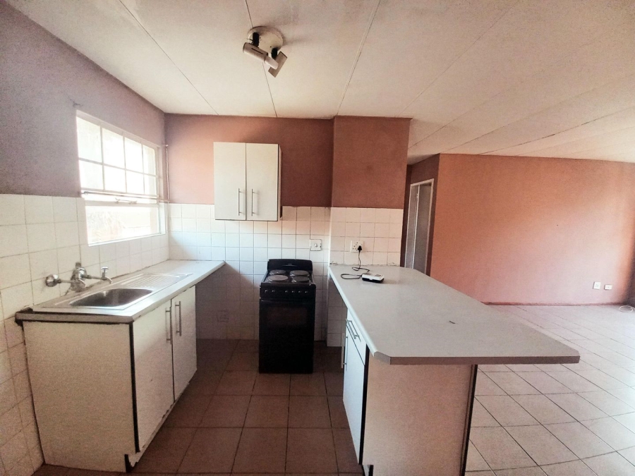2 Bedroom Property for Sale in Lindhaven Gauteng