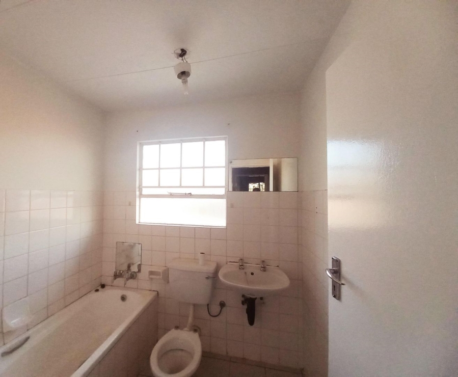 2 Bedroom Property for Sale in Lindhaven Gauteng
