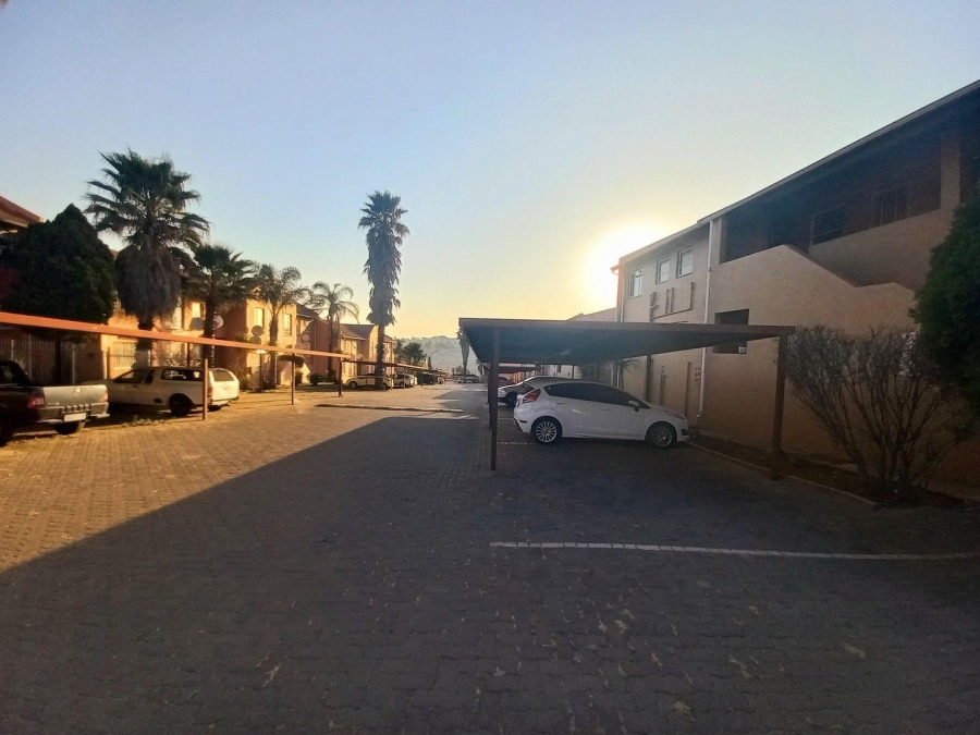2 Bedroom Property for Sale in Lindhaven Gauteng
