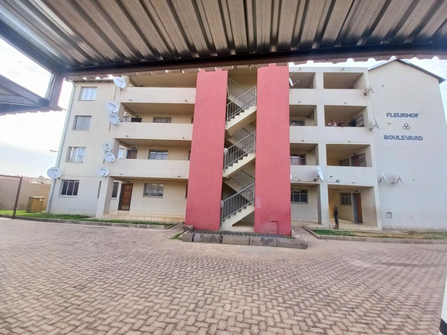 2 Bedroom Property for Sale in Fleurhof Gauteng