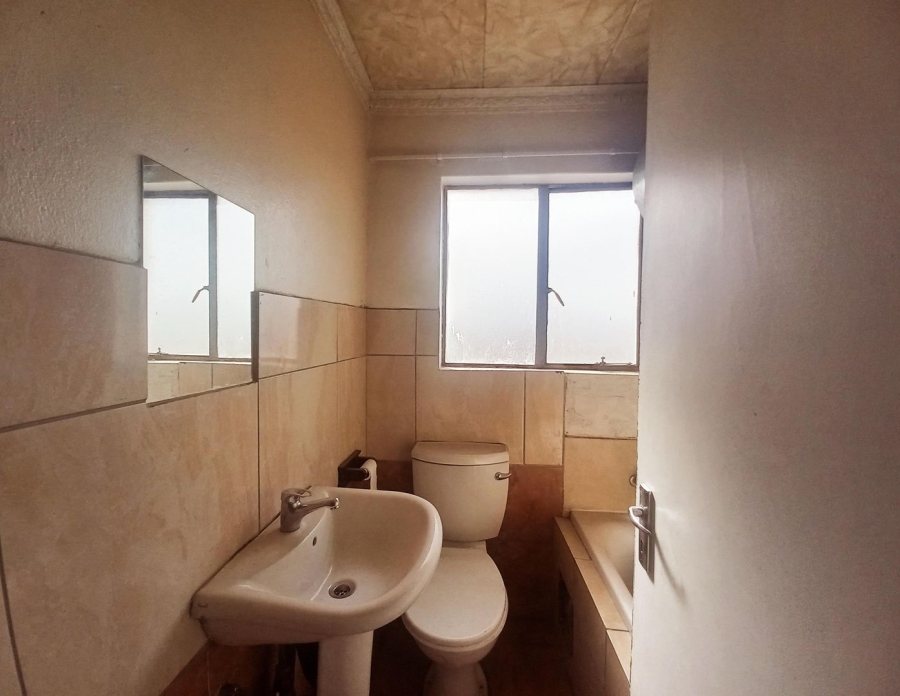 2 Bedroom Property for Sale in Fleurhof Gauteng
