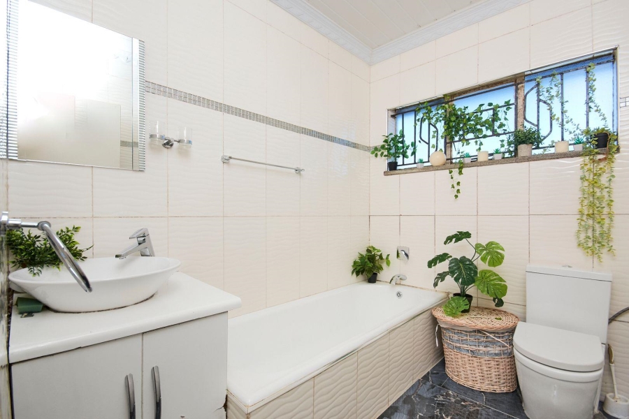 3 Bedroom Property for Sale in Lindhaven Gauteng