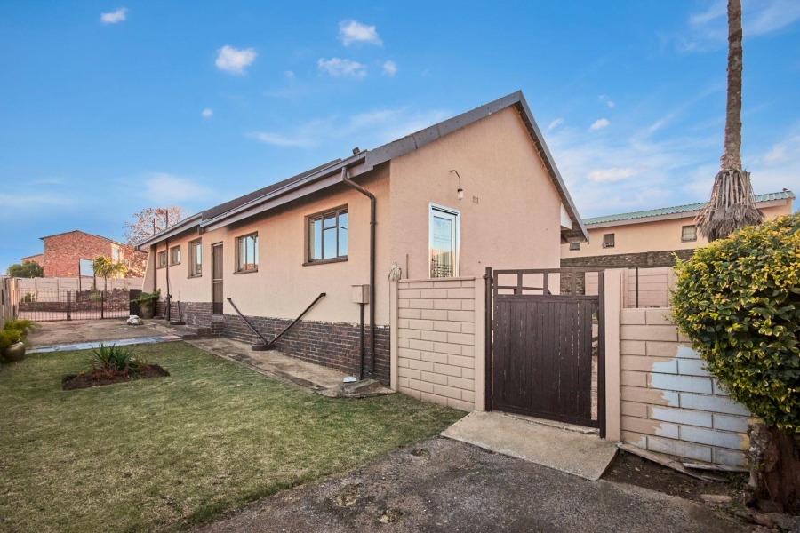 3 Bedroom Property for Sale in Lindhaven Gauteng
