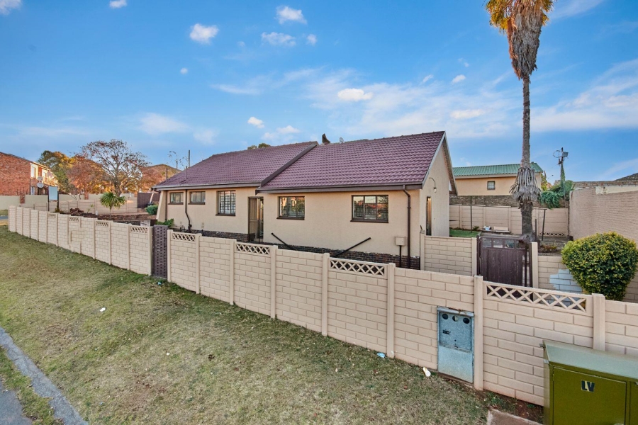 3 Bedroom Property for Sale in Lindhaven Gauteng