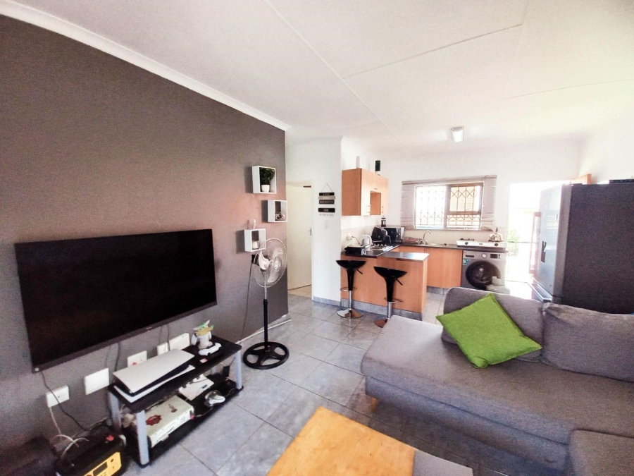 2 Bedroom Property for Sale in Groblerpark Gauteng