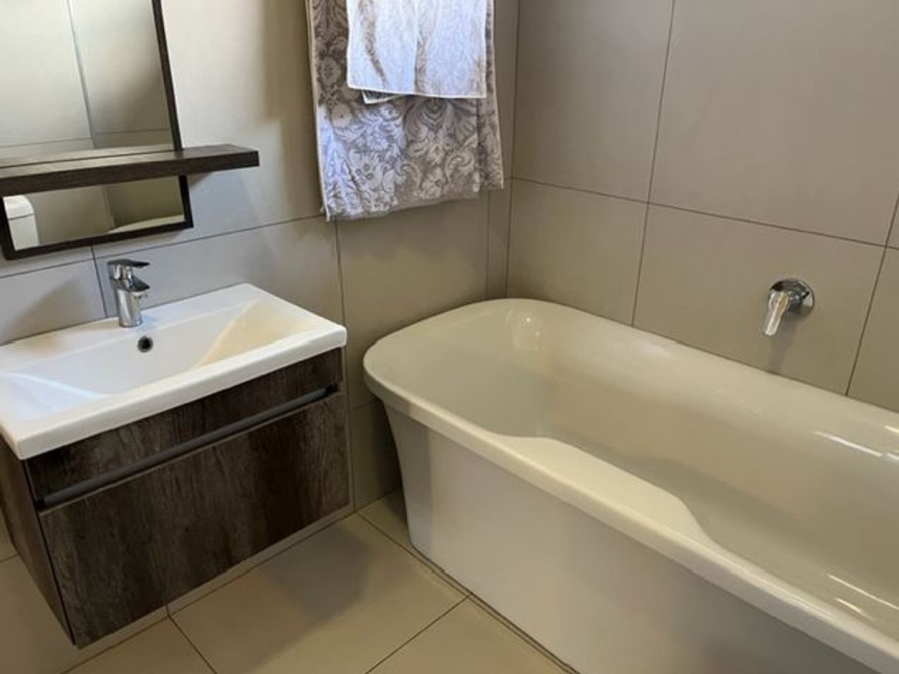1 Bedroom Property for Sale in Bryanston Gauteng