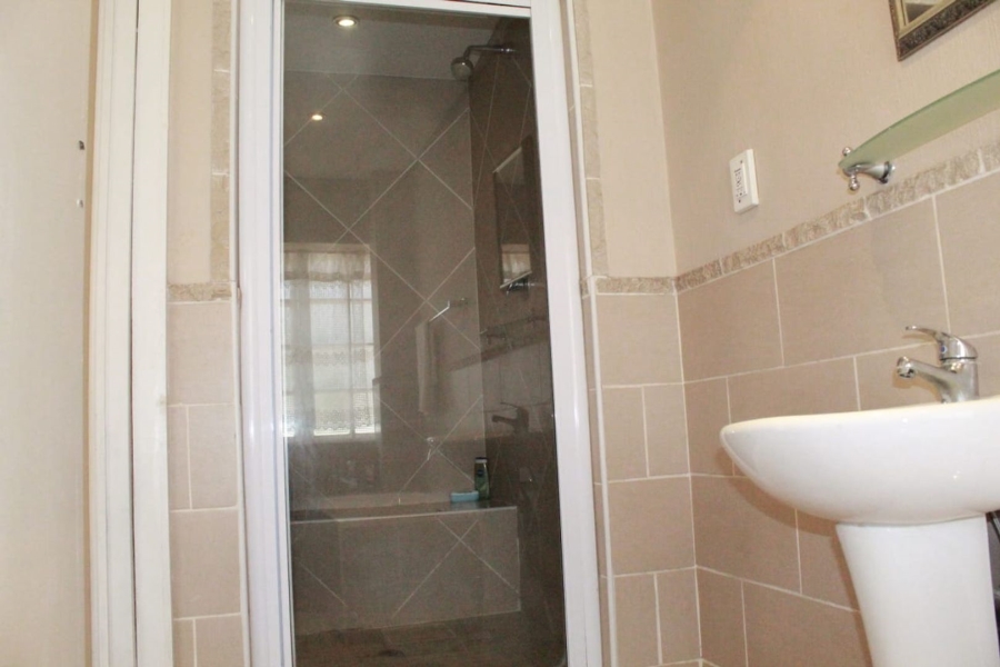2 Bedroom Property for Sale in Bryanston Gauteng