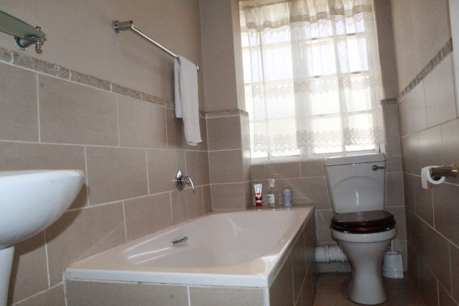 2 Bedroom Property for Sale in Bryanston Gauteng