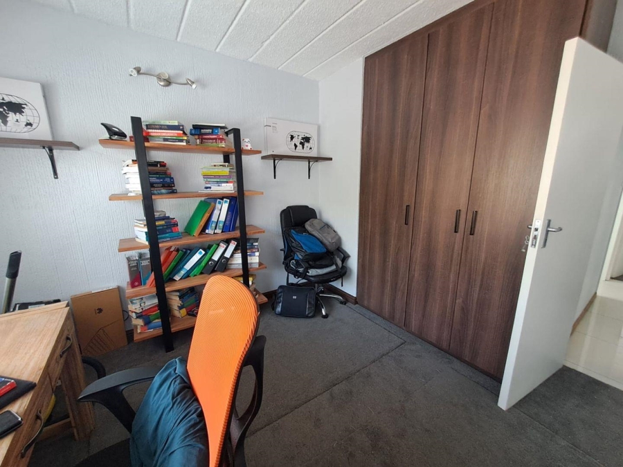 2 Bedroom Property for Sale in Northcliff Gauteng