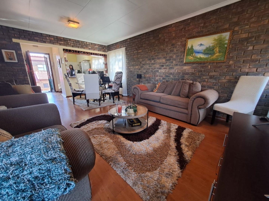 2 Bedroom Property for Sale in Northcliff Gauteng